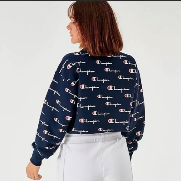 Champion Logo Crewneck Crop Top✨ - Picture 7 of 7